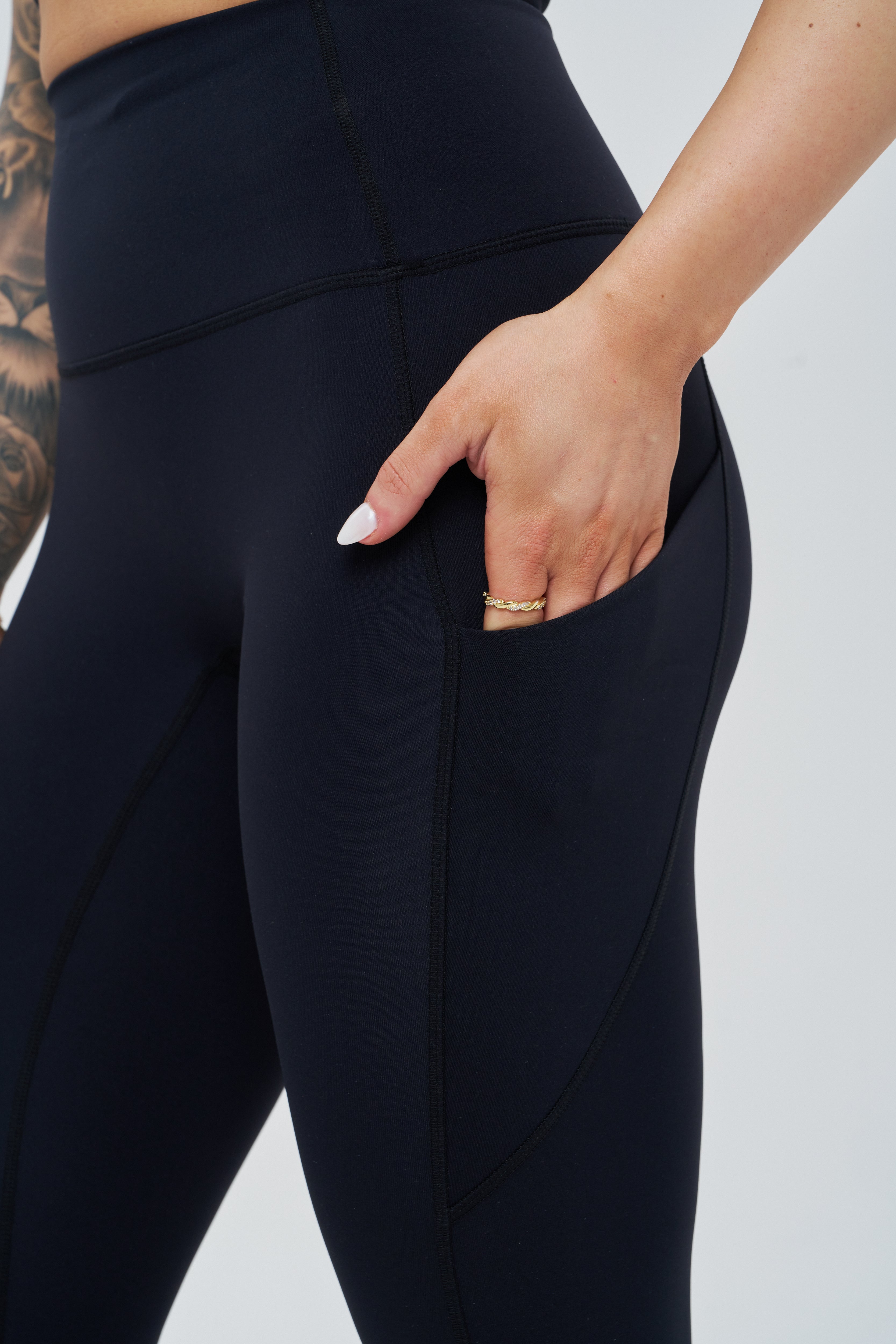 SeaStorm™ Pockets - Onyx Black - Orso Activewear